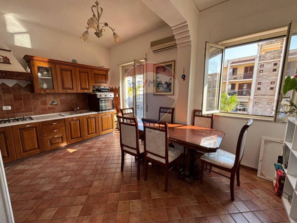 appartamento in vendita a Terrasini in zona Cala Rossa