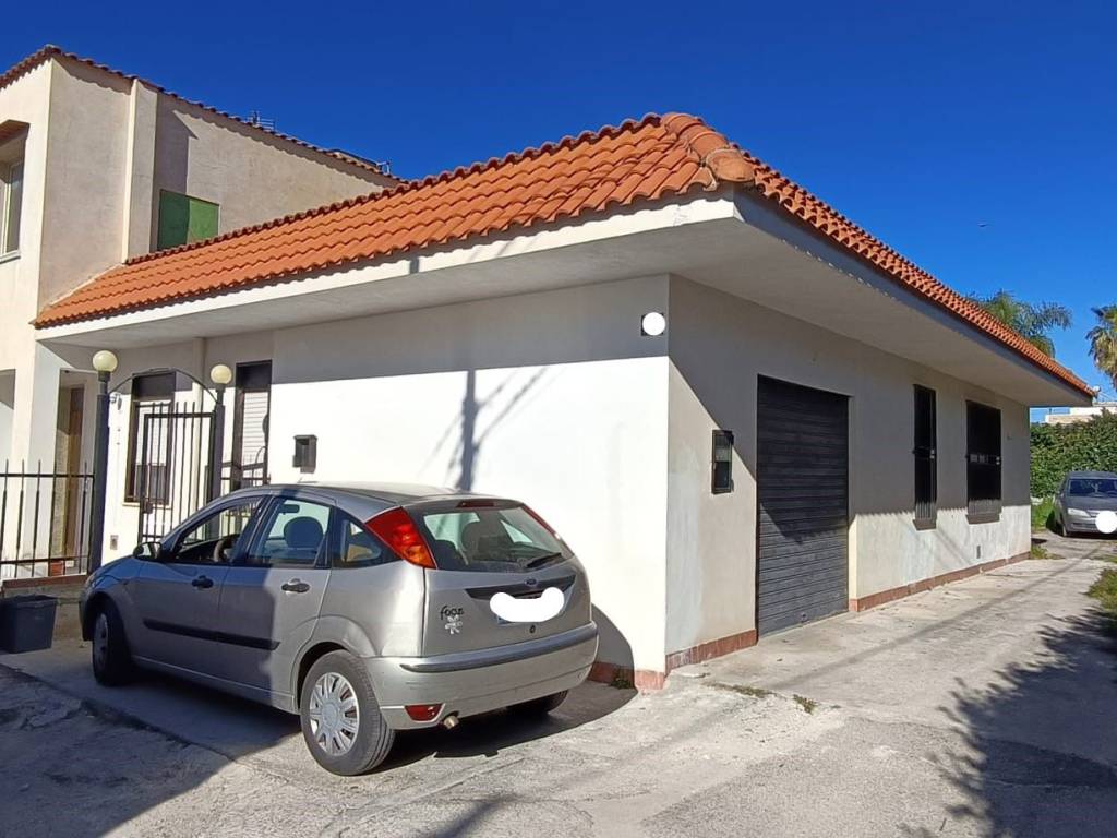 casa indipendente in vendita a Terrasini