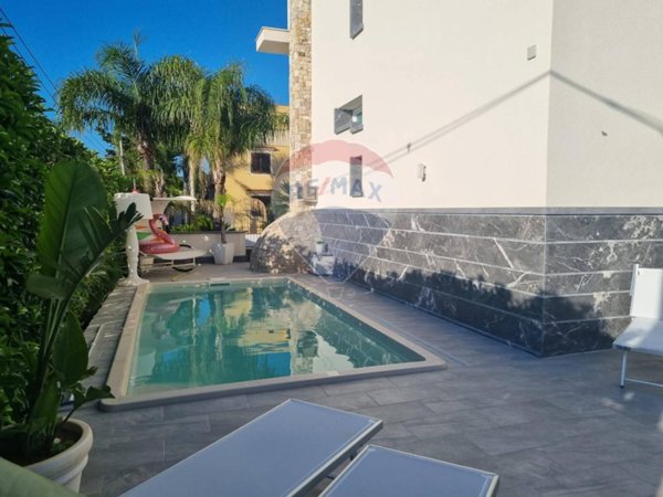 casa indipendente in vendita a Terrasini in zona Cala Rossa