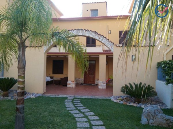 casa indipendente in vendita a Terrasini