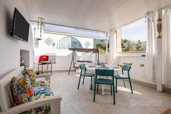 casa indipendente in vendita a Terrasini