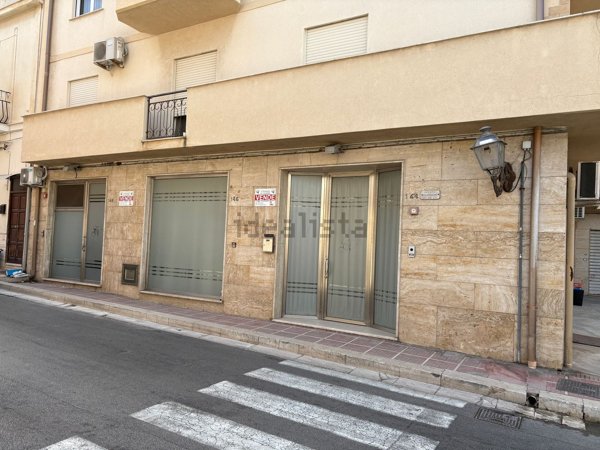 locale commerciale in vendita a Terrasini