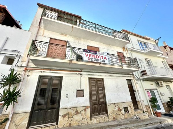 casa indipendente in vendita a Terrasini