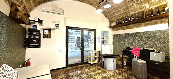 locale commerciale in vendita a Terrasini