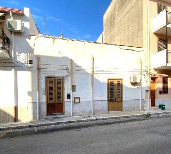 casa indipendente in vendita a Terrasini