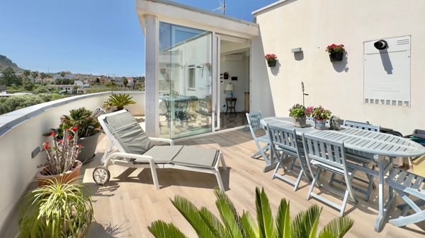 appartamento in vendita a Terrasini in zona Cala Rossa