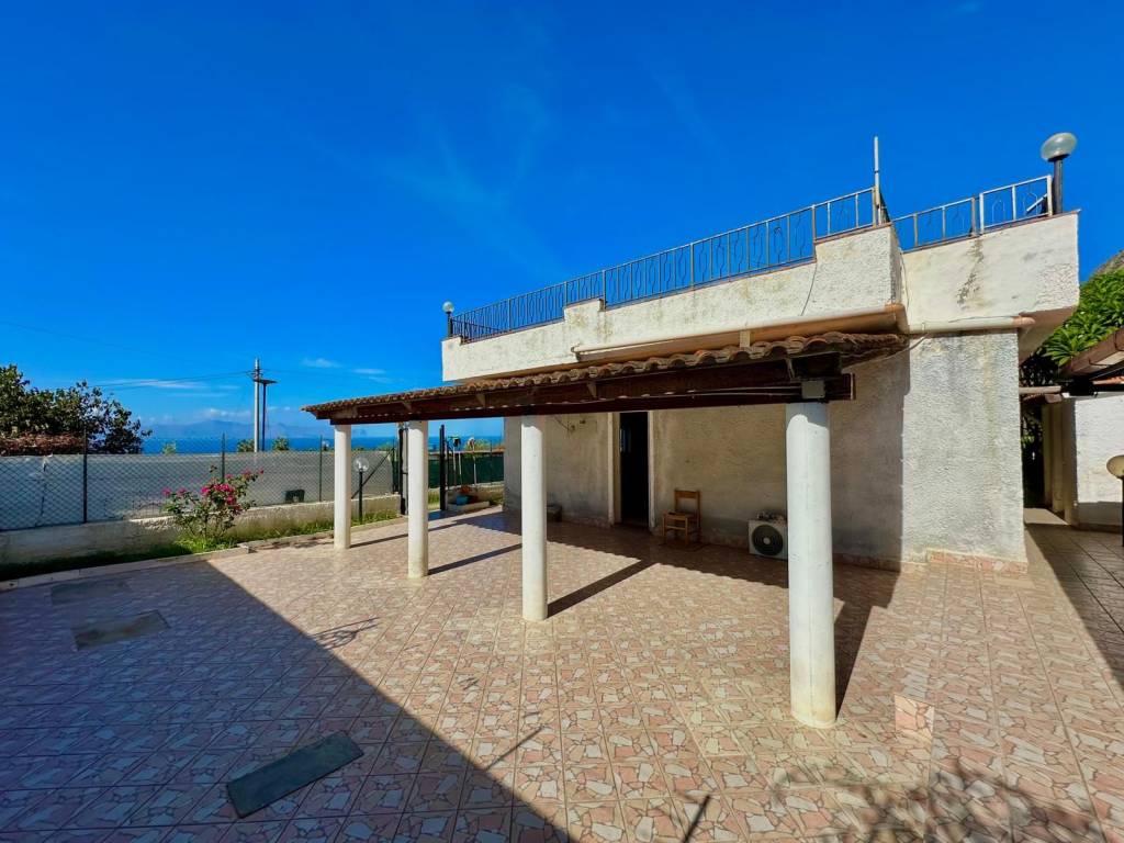 casa indipendente in vendita a Terrasini