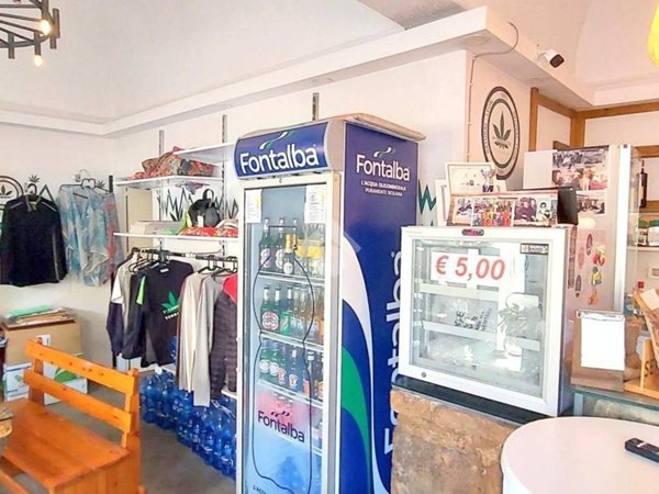 negozio in vendita a Terrasini