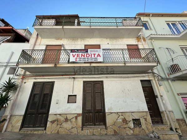 casa indipendente in vendita a Terrasini