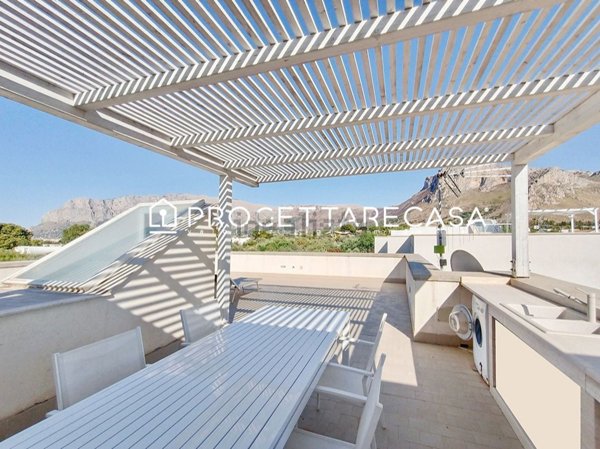 appartamento in vendita a Terrasini in zona Cala Rossa