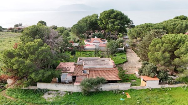 casa indipendente in vendita a Terrasini