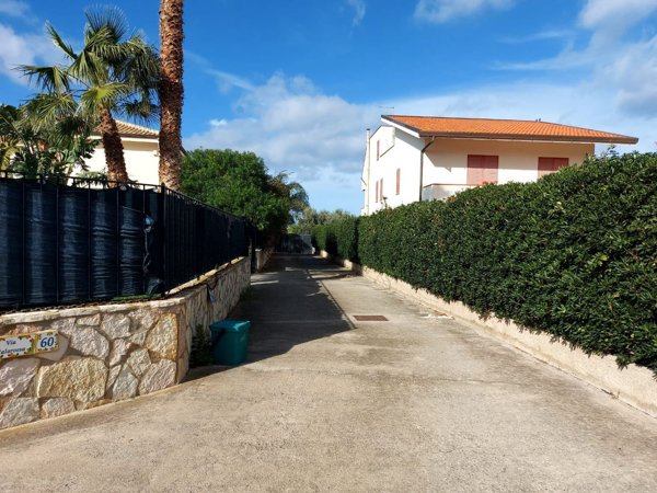 casa indipendente in vendita a Terrasini in zona Cala Rossa