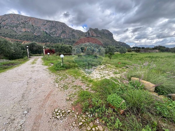 casa indipendente in vendita a Terrasini