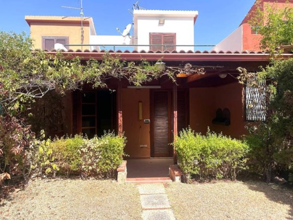 casa indipendente in vendita a Terrasini in zona Cala Rossa