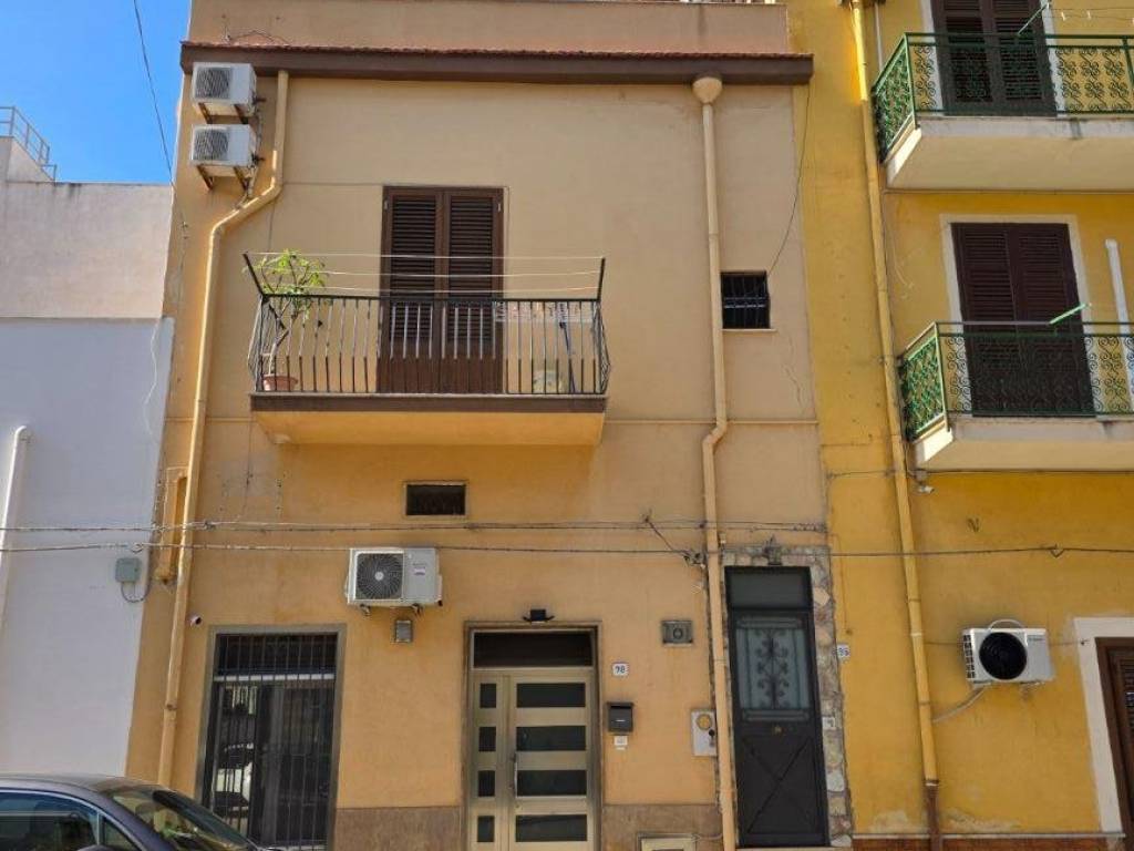 casa indipendente in vendita a Terrasini