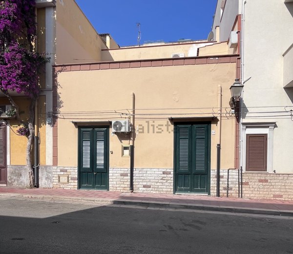 casa indipendente in vendita a Terrasini
