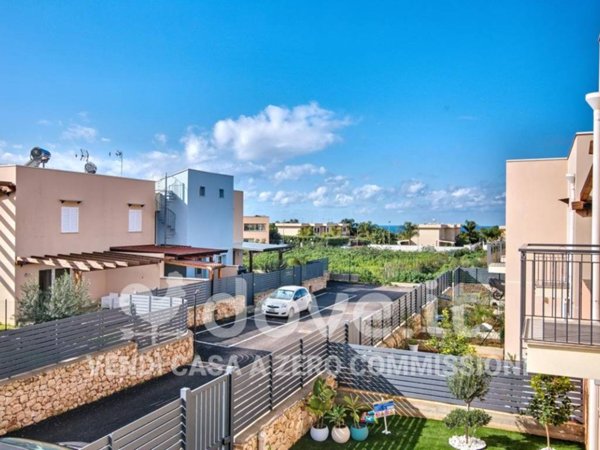 casa indipendente in vendita a Terrasini in zona Cala Rossa