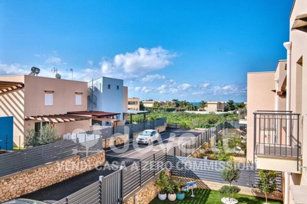 casa indipendente in vendita a Terrasini in zona Cala Rossa