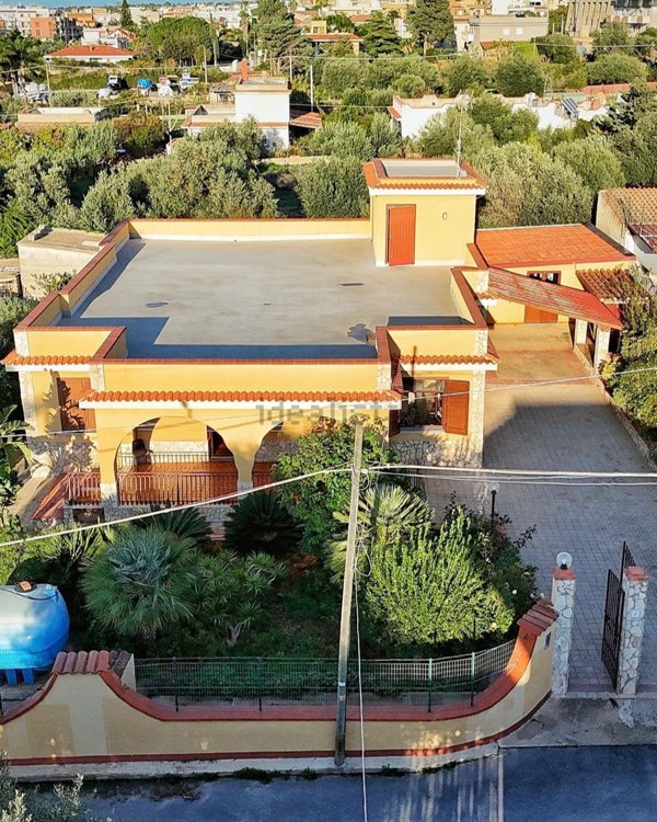 casa indipendente in vendita a Terrasini