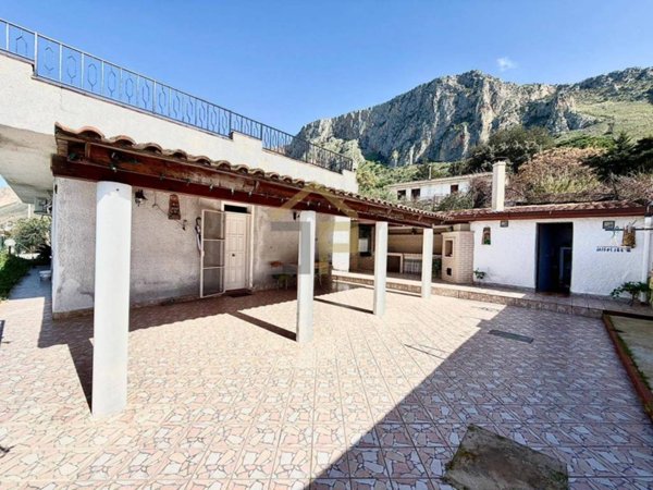 casa indipendente in vendita a Terrasini in zona Paterna