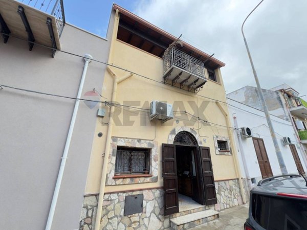 casa indipendente in vendita a Terrasini