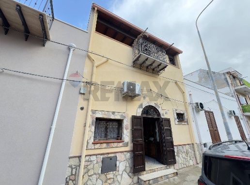 casa indipendente in vendita a Terrasini