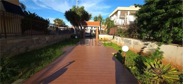 appartamento in vendita a Terrasini in zona Cala Rossa