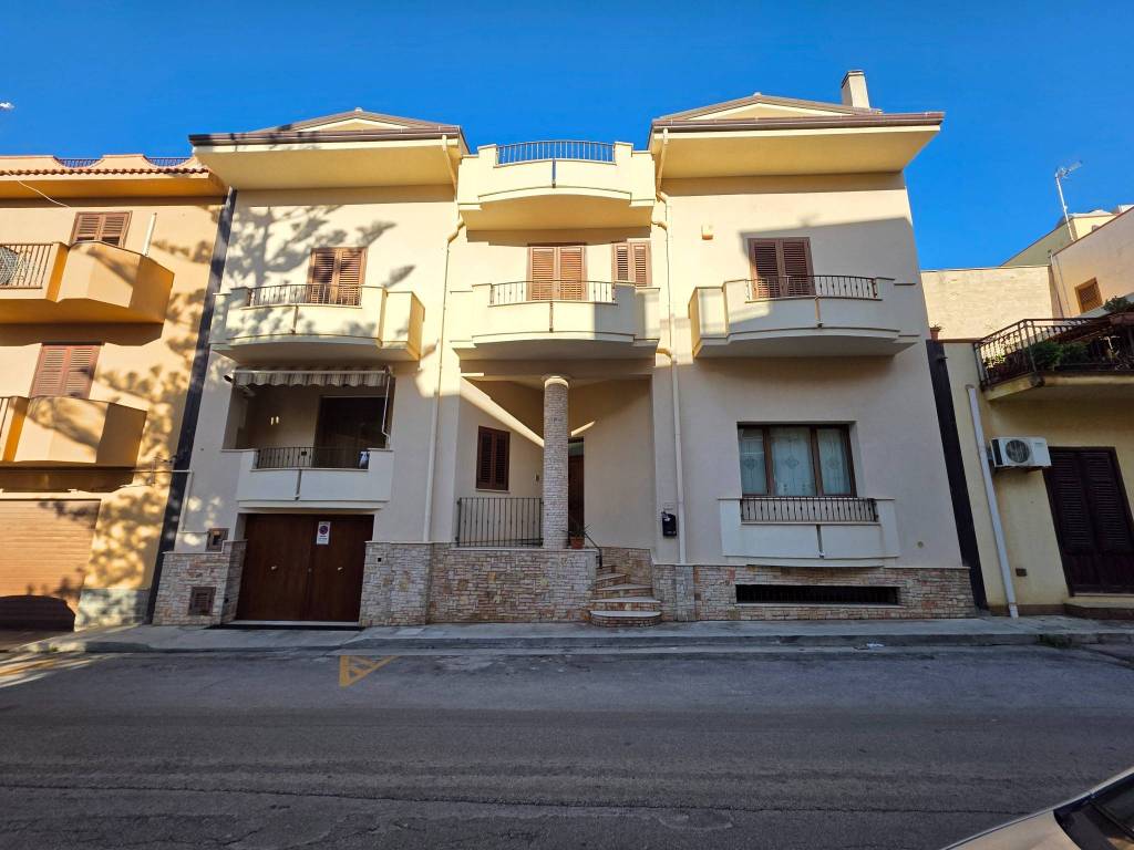 casa indipendente in vendita a Terrasini