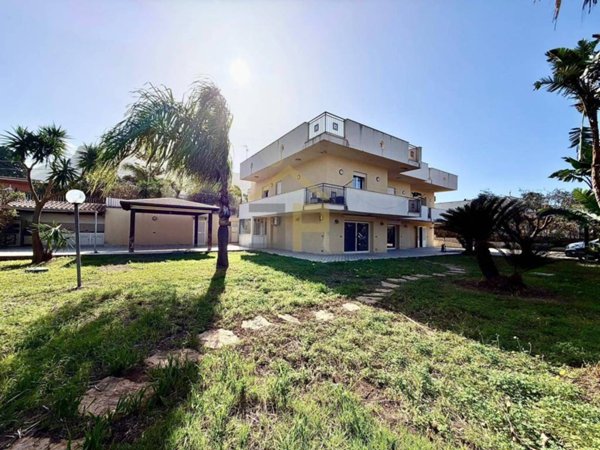 casa indipendente in vendita a Terrasini