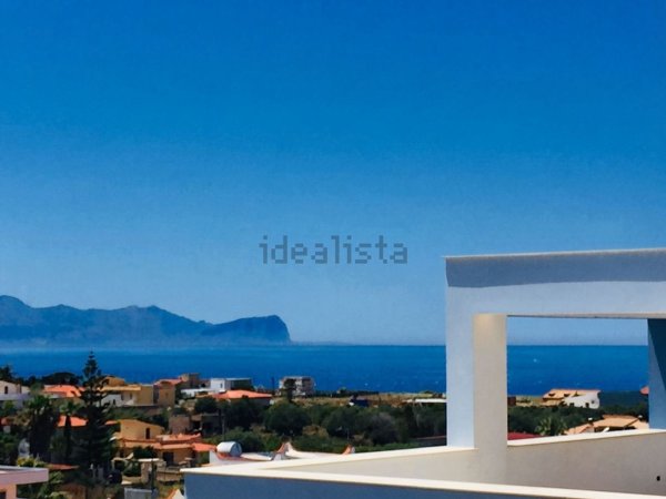 appartamento in vendita a Terrasini in zona Cala Rossa