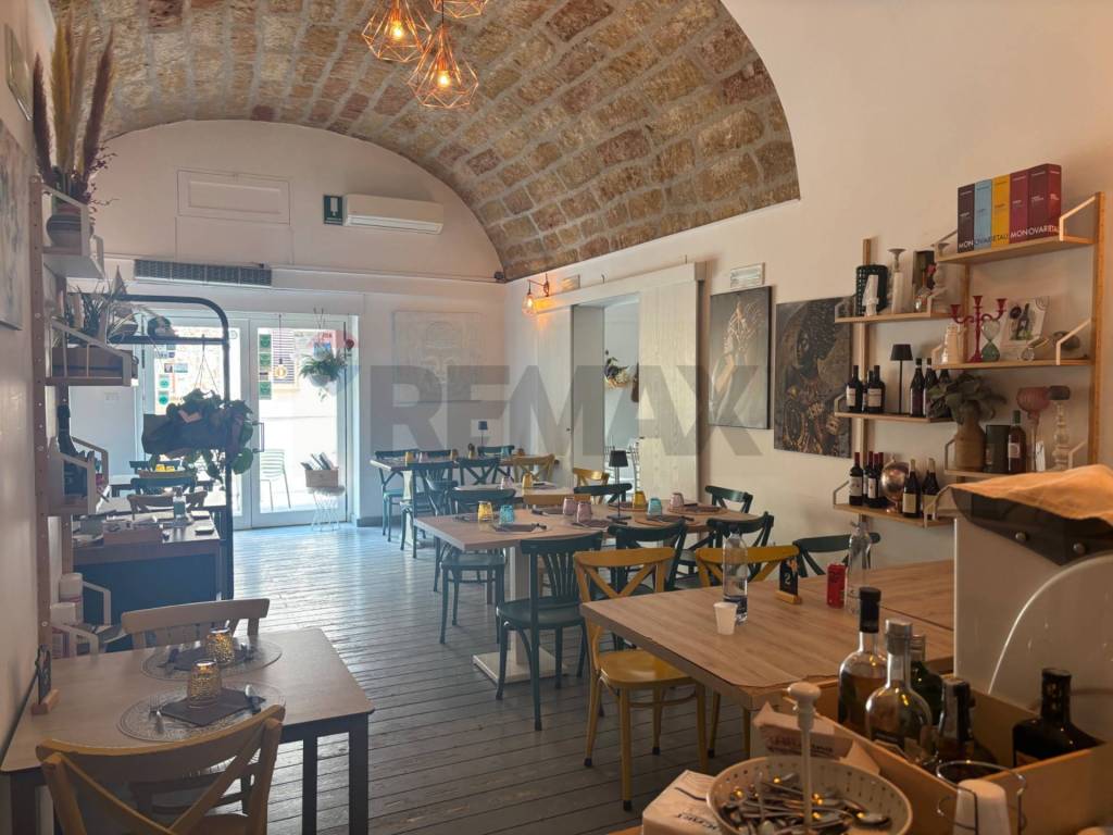 negozio in vendita a Terrasini