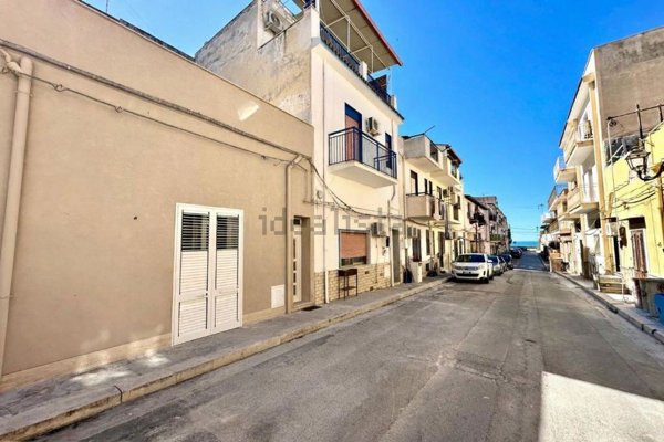 casa indipendente in vendita a Terrasini