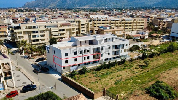 appartamento in vendita a Terrasini in zona Cala Rossa