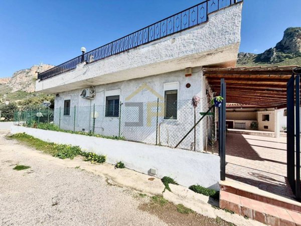 casa indipendente in vendita a Terrasini in zona Paterna