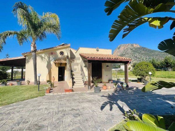 casa indipendente in vendita a Terrasini in zona Paterna