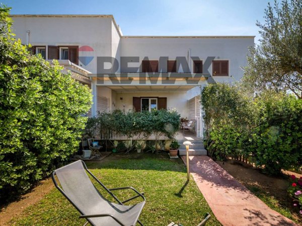 casa indipendente in vendita a Terrasini in zona Cala Rossa
