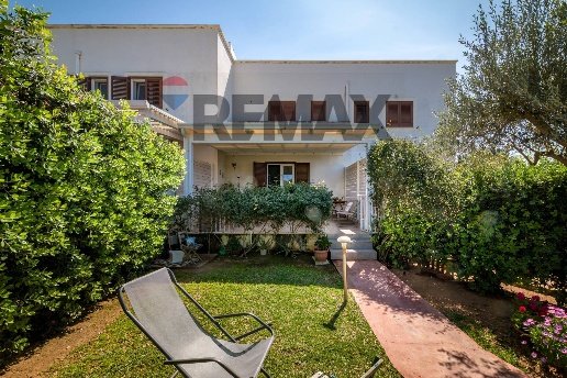 casa indipendente in vendita a Terrasini in zona Cala Rossa