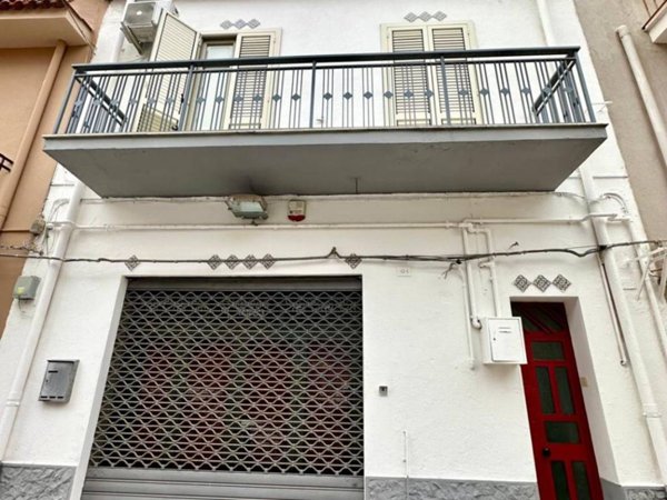casa indipendente in vendita a Terrasini