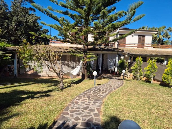 casa indipendente in vendita a Terrasini in zona Città del Mare/Perla del Golfo