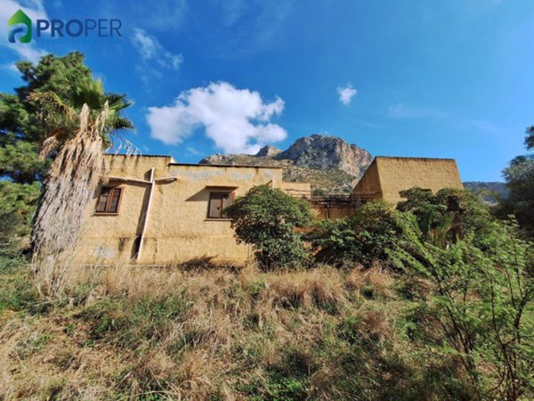 casa indipendente in vendita a Terrasini