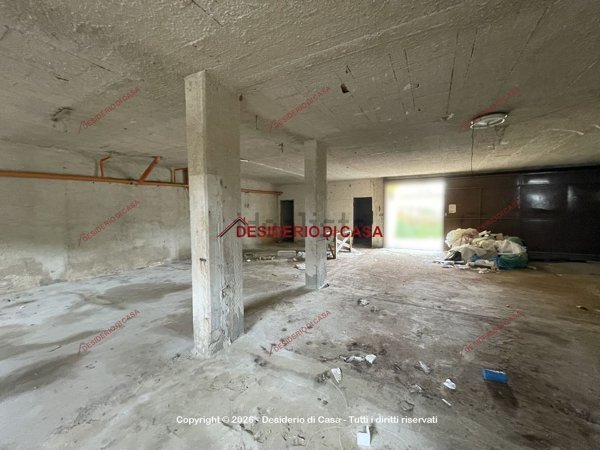 locale di sgombero in vendita a Terrasini