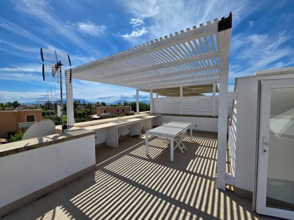 appartamento in vendita a Terrasini in zona Cala Rossa