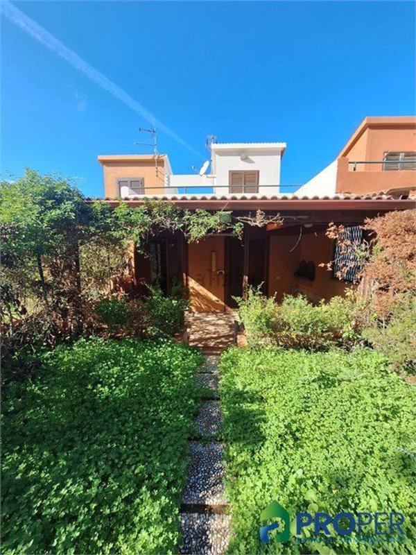 casa indipendente in vendita a Terrasini in zona Cala Rossa