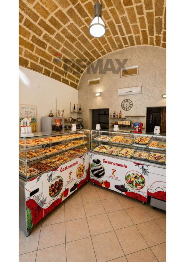 negozio in vendita a Terrasini