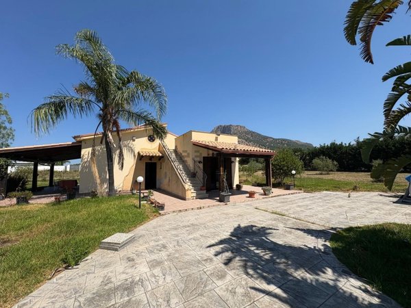 casa indipendente in vendita a Terrasini in zona San Cataldo