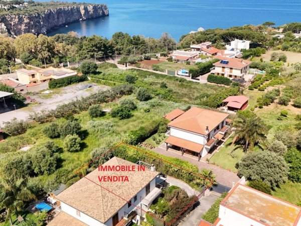 casa indipendente in vendita a Terrasini in zona Cala Rossa