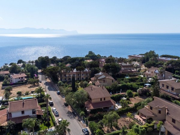 appartamento in vendita a Terrasini