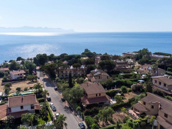 casa indipendente in vendita a Terrasini in zona Città del Mare/Perla del Golfo