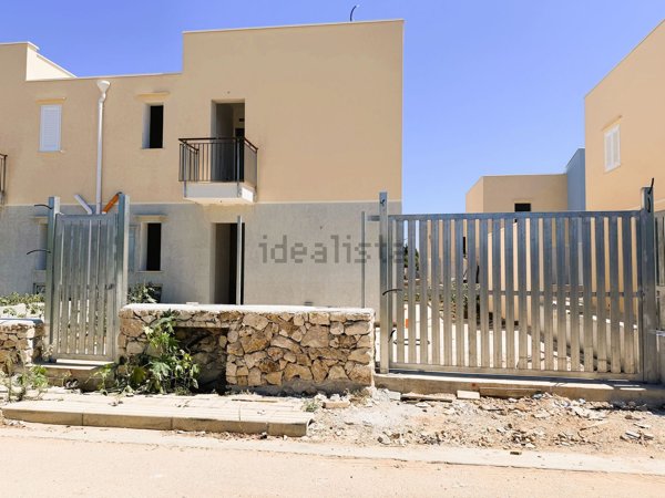casa indipendente in vendita a Terrasini in zona Cala Rossa