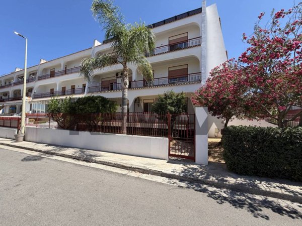 appartamento in vendita a Terrasini in zona Cala Rossa
